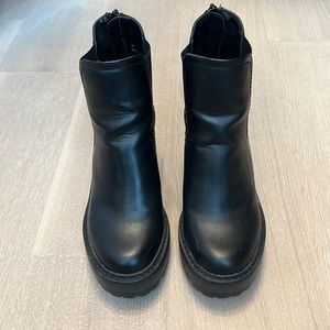Steve Madden Kat black platform boot size 7M